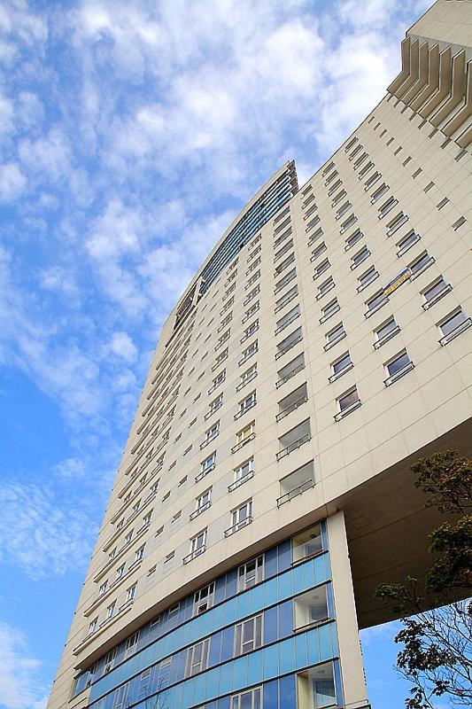 P&O Serviced Apartments Gdanski Station Varsovie Extérieur photo